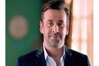 الفنان كريم عبد العزيز