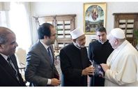 شيخ الأزهر يهدي بابا الفاتيكان نسخة من كتاب القاضي عبد السلام "البابا والإمام والطريق الصعب"
