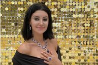 196-004031-arwa-gouda-chest-hands-4