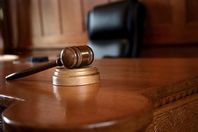 نوبة من البكاء تجتاح المتهمين بعد حبسهم وبراءة رئيس نيابة الهرم