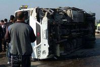 إصابة 5 أشخاص فى انقلاب أتوبيس رحلات على كوبرى كفرالزيات الجديد