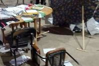 الاعتداء بالضرب على موزع«عشان تبنيها»