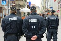 فصل شرطي من عمله  بألمانيا