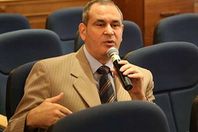 الدكتور مدحت الشريف