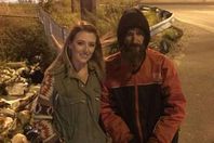 الشابة الأميركية كيت مكلورمع جونى بوبيت