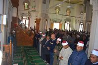 محافظ الوادي الجديد يؤدي صلاة الغائب على شهداء العريش