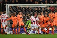 بالصور.. صلاح يقود ليفربول للفوز علي ستوك سيتي بثلاثية نظيفة