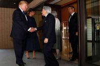 ترامب مع إمبراطور اليابان