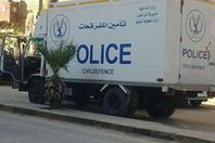 فحص سيارة مشتبه فيها بأسوان