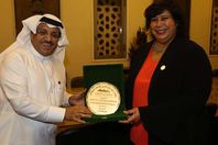 وزيرة الثقافة تتسلم جائزة تكريم المهرجان العربي للإعلام السياحي

