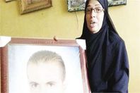 والدة الشهيد  مصطفي خضر