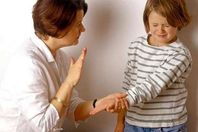 ضرب الآباء أبنائهم