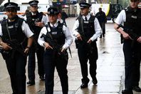 معارض سعودي تحت حراسة الشرطة البريطانية