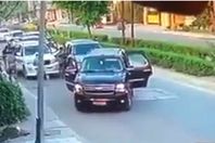 لحظة اختطاف مسئول عراقي