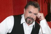 المطرب الفرنسى إريك مورينا