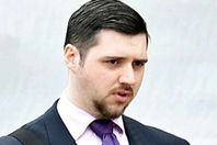 الطالب البريطاني لويس دوكسبوري