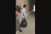 لحظة قنص شاب فلسطيني أعزل برصاص إسرائيلي