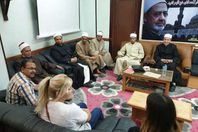 أثناء إشهار إسلامهما