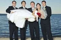 تجمع بين 3 رجال