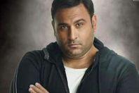 الفنان أكرم حسني