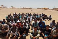 أمن مطروح يحبط تسلل 240 مصريًا و5 سودانيين إلى ليبيا