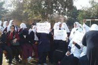 وقفة  إحتجاجية  لممرضات النفسية ببورسعيد