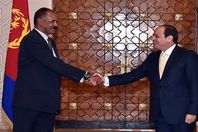 السيسى ورئيس إريتريا (أرشيفية)