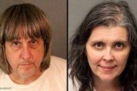 صورة الأب والأم بعد اعتقالهما من قبل الشرطة في كاليفورنيا