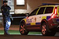 بالصور.. انفجار يهز مركز شرطة فى مالمو بالسويد