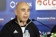 حسام حسن المدير الفنى للنادى المصرى