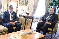 سامح شكري وزير الخارجية ونظيره السوداني إبراهيم غندور