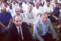 الفريق عنان ومدير مكتبه مصطفى الشال