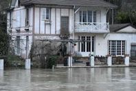 الفيضانات فى شوارع فرنسا