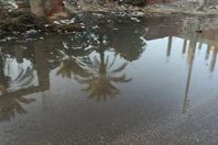 القرية تتحول الى برك مياة الصرف الصحى