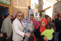 توزيع 2000 بطانية للفقراء من محافظة الأقصر