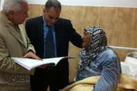 صورة عطيات داخل المستشفى أثناء الكشف عليها