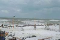 شاهد بالصور.. شوارع الإسكندرية  تقترب من أعاصير فلوريدا