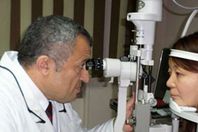 الطبيب المصرى خلال الجراحة