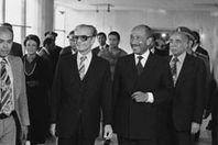 السادات و شاه إيران