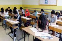 طلاب خلال امتحان