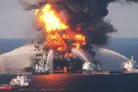 حريق سفينة (أرشيفية)