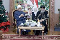 الإمام الأكبر في زيارة البابا تواضروس بمقر الكاتدرائية