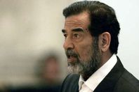 قصيدة" صدام حسين".. لبناته من داخل محبسه