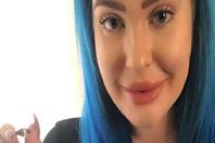 صاحبة الخاتم