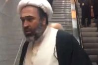 معمم شيعي يلاحق امرأة في محطة مترو