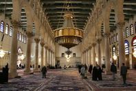 سيلفي لشيعة داخل المسجد الأموي يقومون بها الفعل