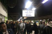 وزير النقل يتفقد محطة مترو السادات