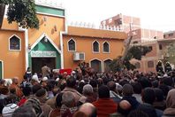 المئات في جنازة شهيد كنيسة مدينة نصر
