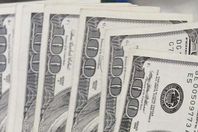 2020 دولار بقشيش