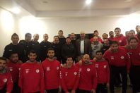 وزير الشباب والرياضة و فريق كرة اليد 
